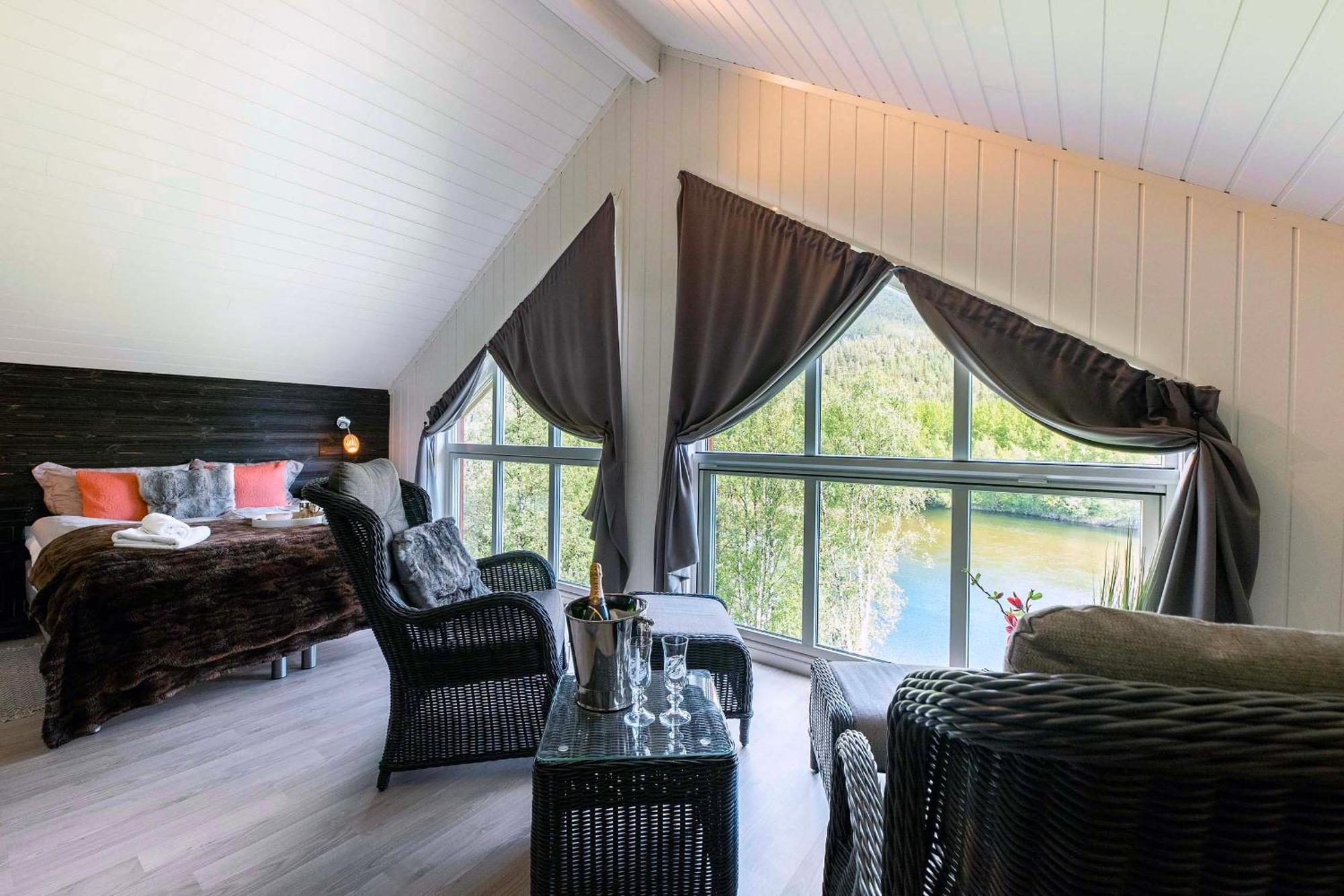 Reisa Lodge Storslett Ngoại thất bức ảnh